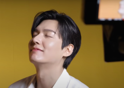 MYM comparte video en YouTube  MAKING FILM Azarine