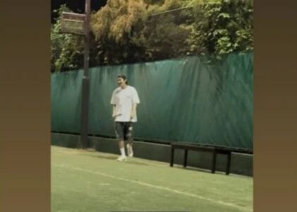Lee Min Ho  se relaja jugando tenis